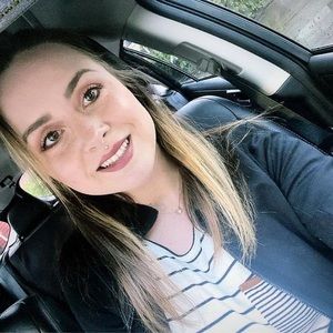 Meet your Posher, Becca